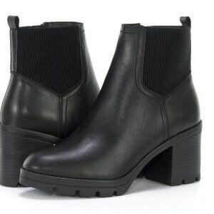 NEW Naturalizer Verney Weatherproof Booties Size 8 Wide